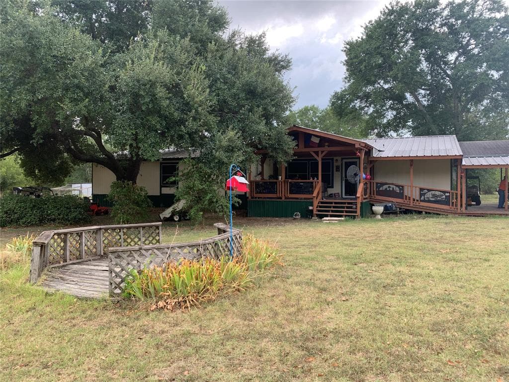 111 Private Road 476