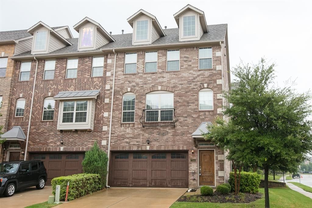 7816 Fox Horn Dr