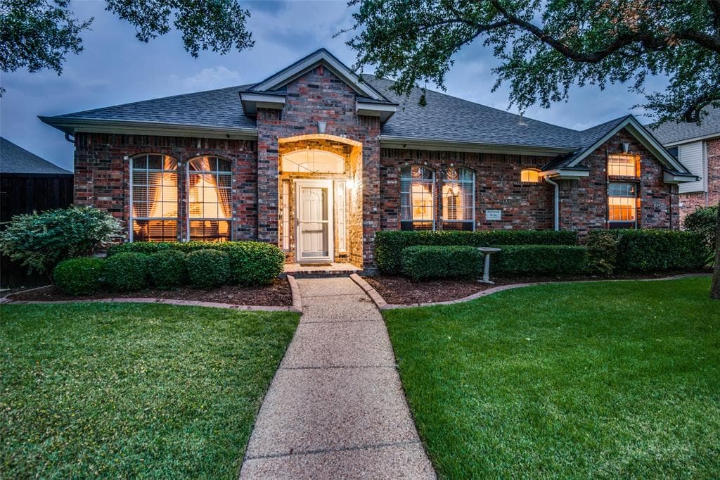 5636 Glenview Ln
