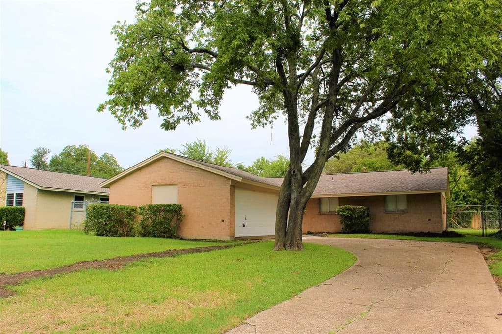 1314 Wisteria Way