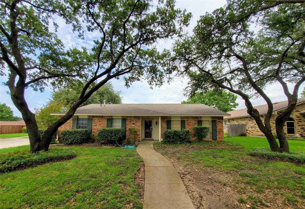 5001 Overton Cir