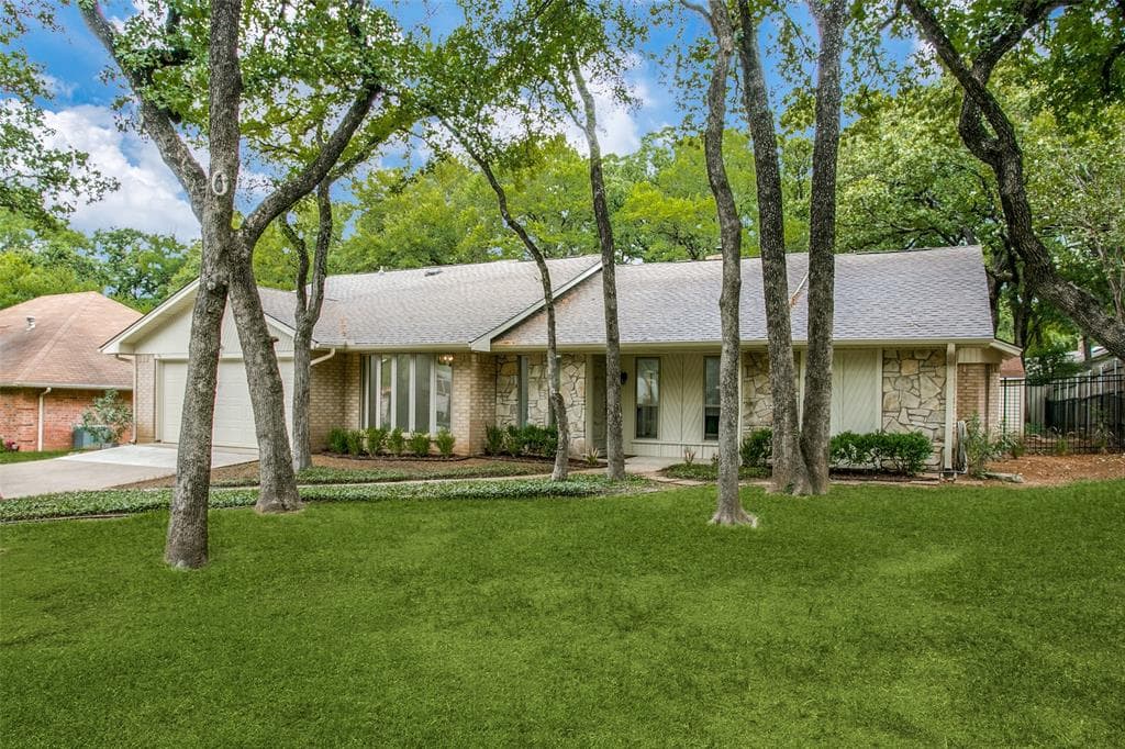 3016 Columbine Dr