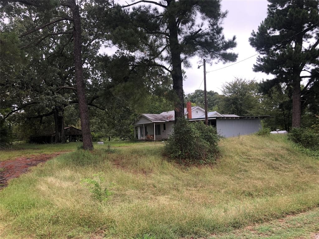 811 County Road Nw 1050