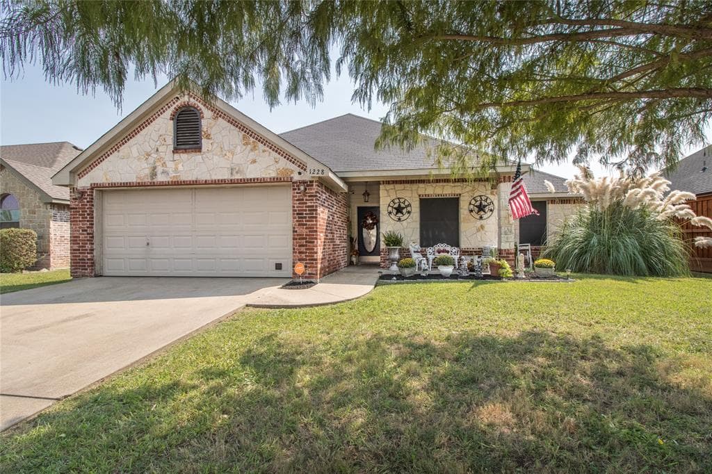 1228 Shelby Dr