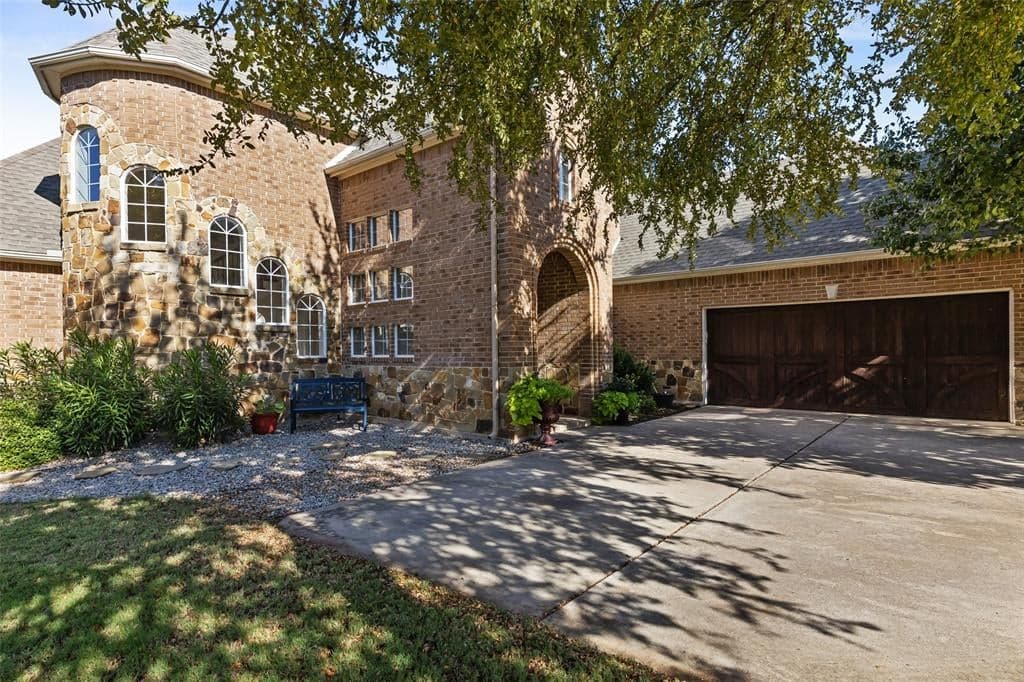 404 Valley View Ct
