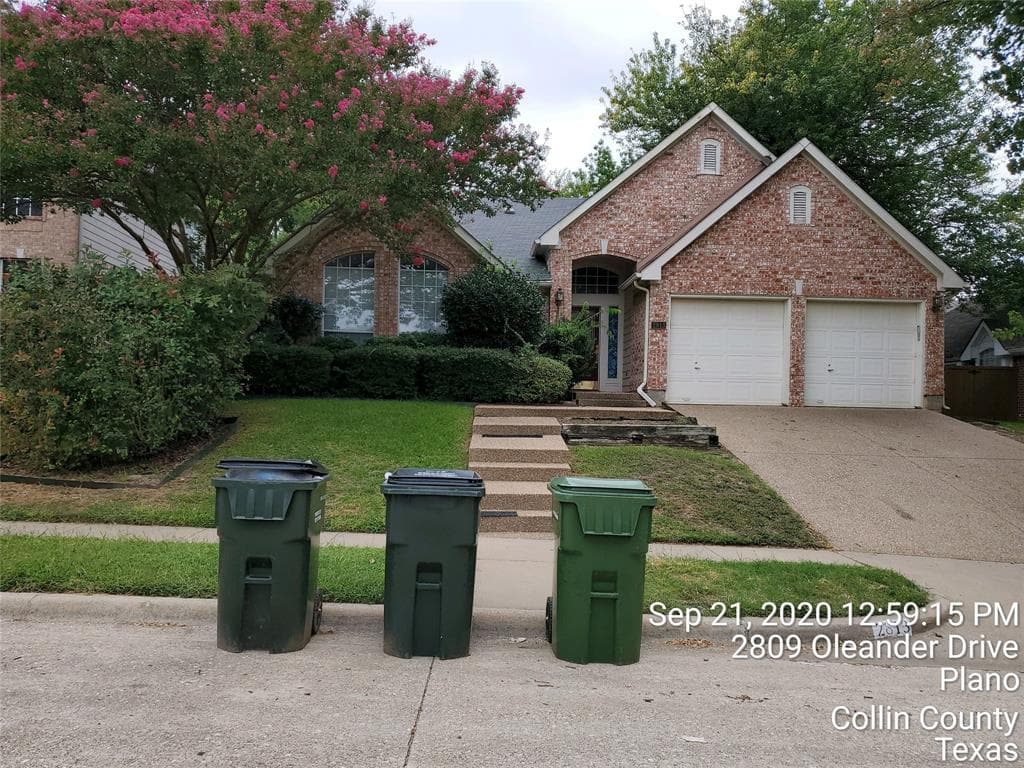 2813 Oleander Dr