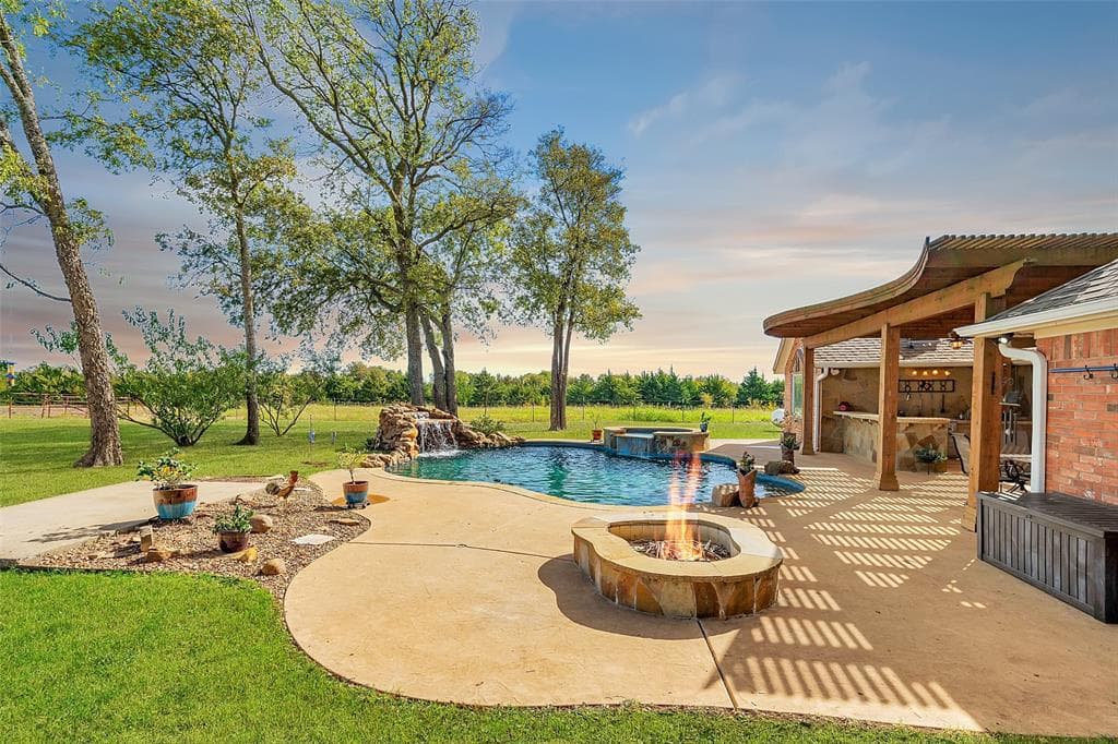 554 County Road 4975