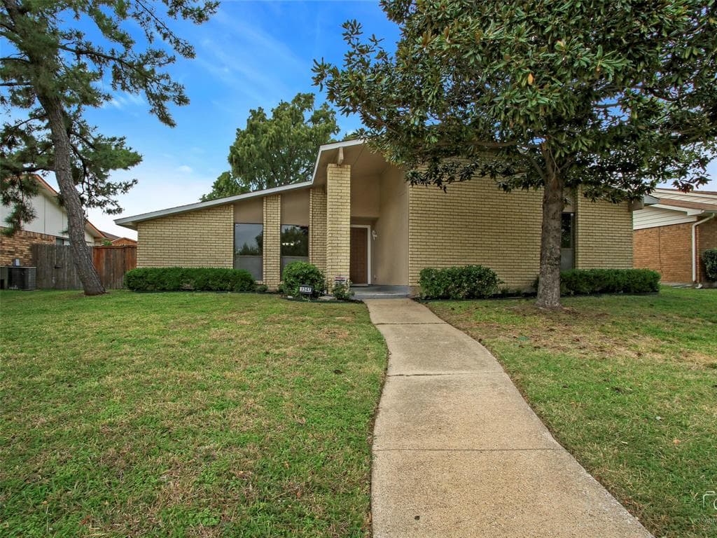 3347 Sam Rayburn Run
