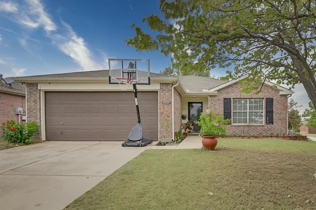 8925 Chisholm Trl