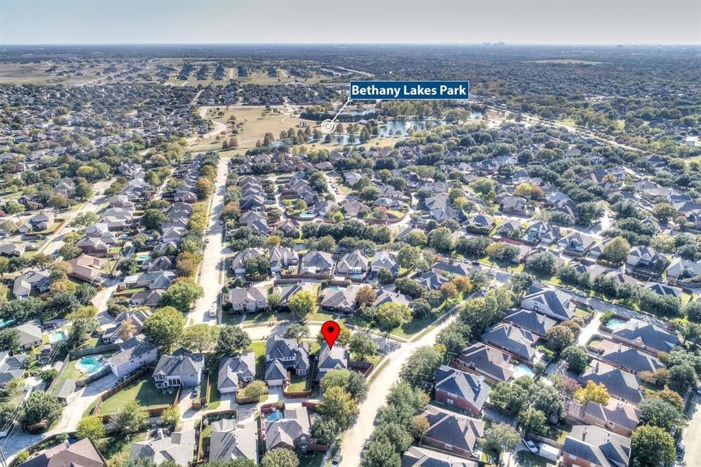501 Stretford Ln