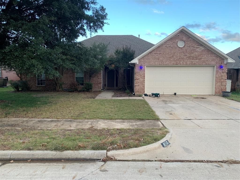 6112 Shady Cove Ct