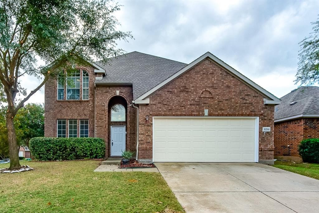 8201 Livingston Ln