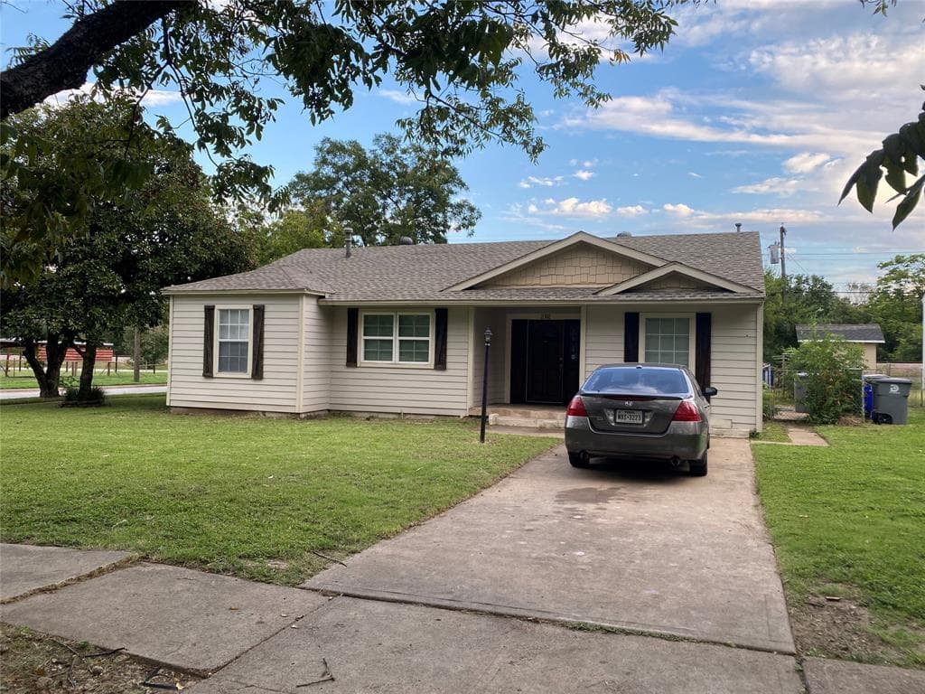 2702 Rolinda Dr