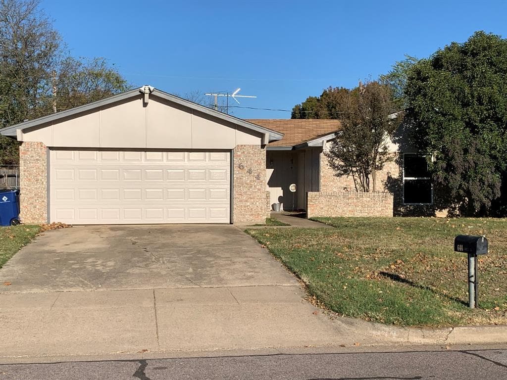 644 Evelyn Ln