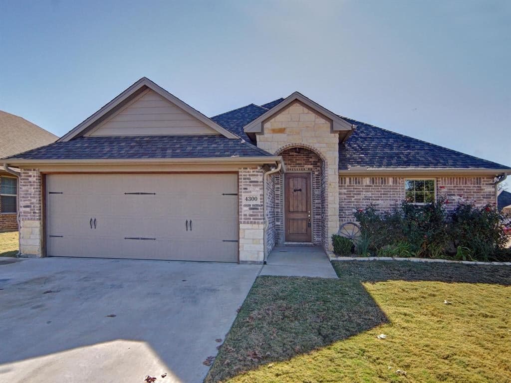 4300 Savannah Ln