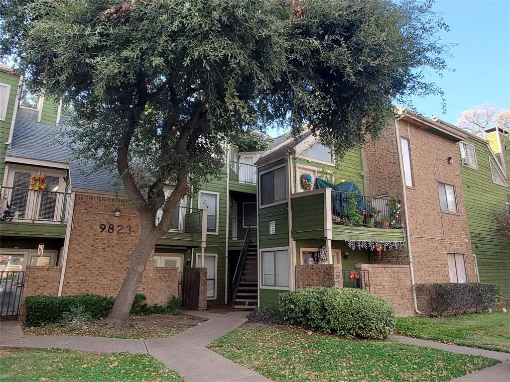 9823 Walnut St Apt L304