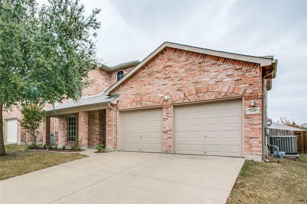 9200 Oldwest Trl