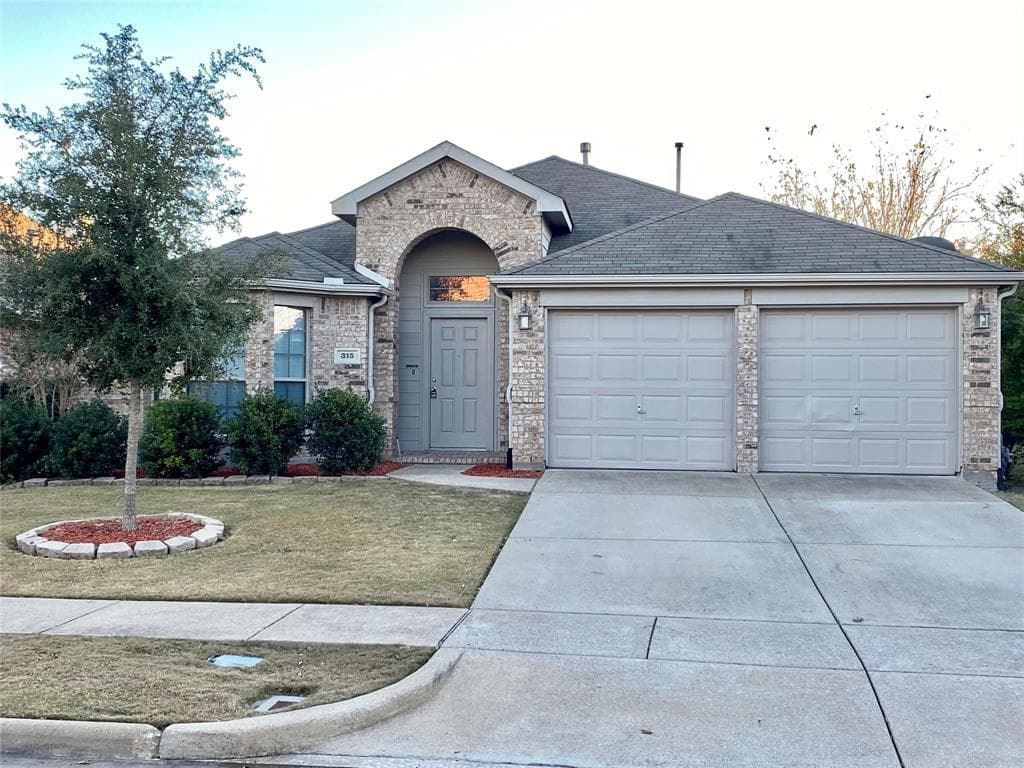 315 Sugarberry Ln