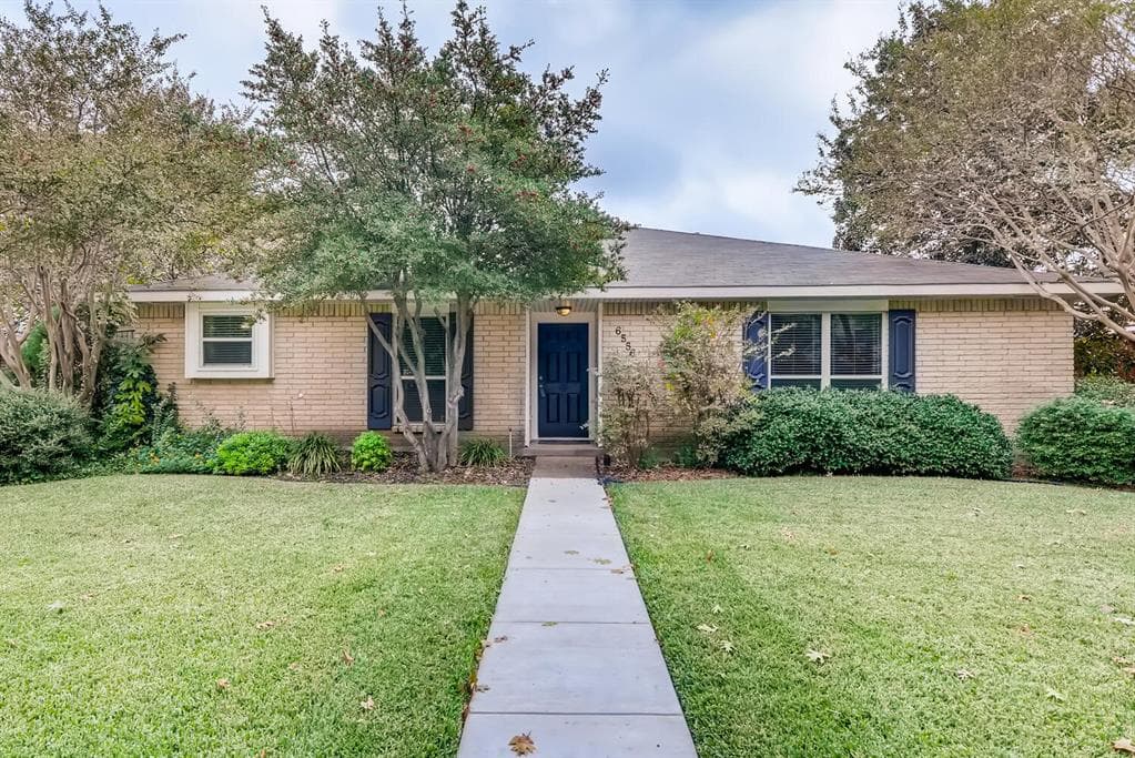 6556 Bronze Leaf Dr