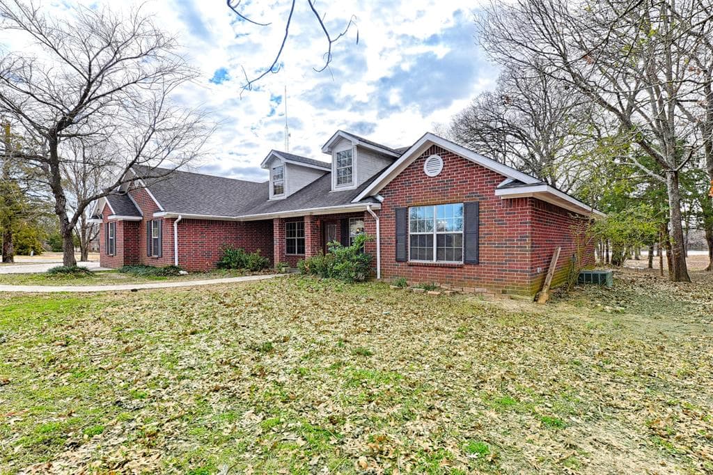 438 Westshore Dr