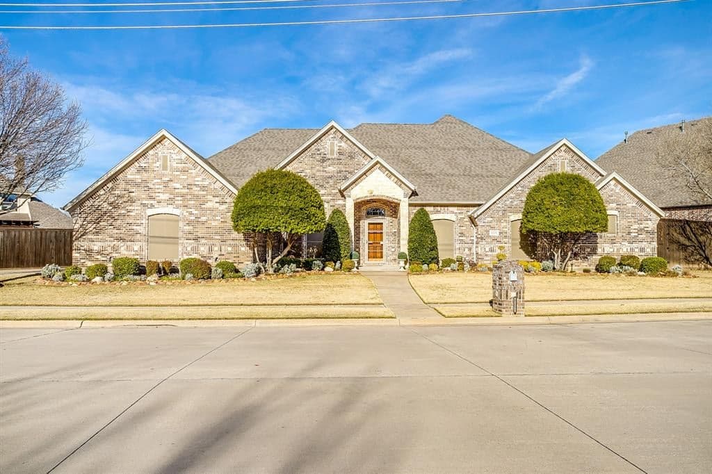 8201 Forest Glenn