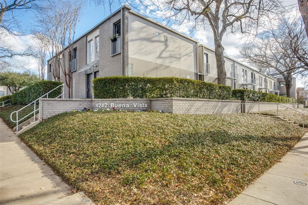 4242 Buena Vista St Apt 23