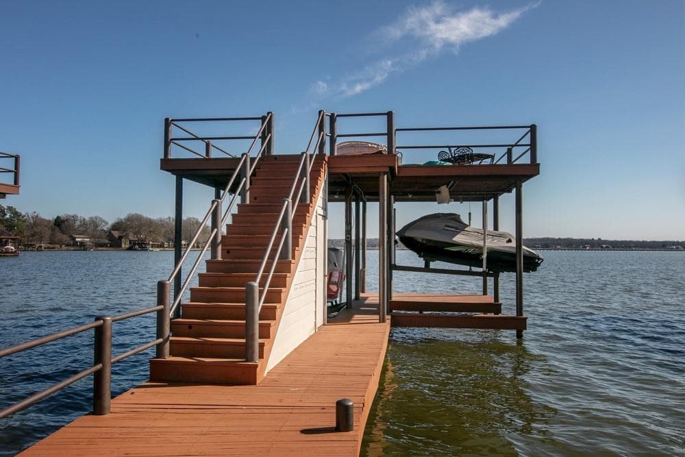 311 Lake Front Dr