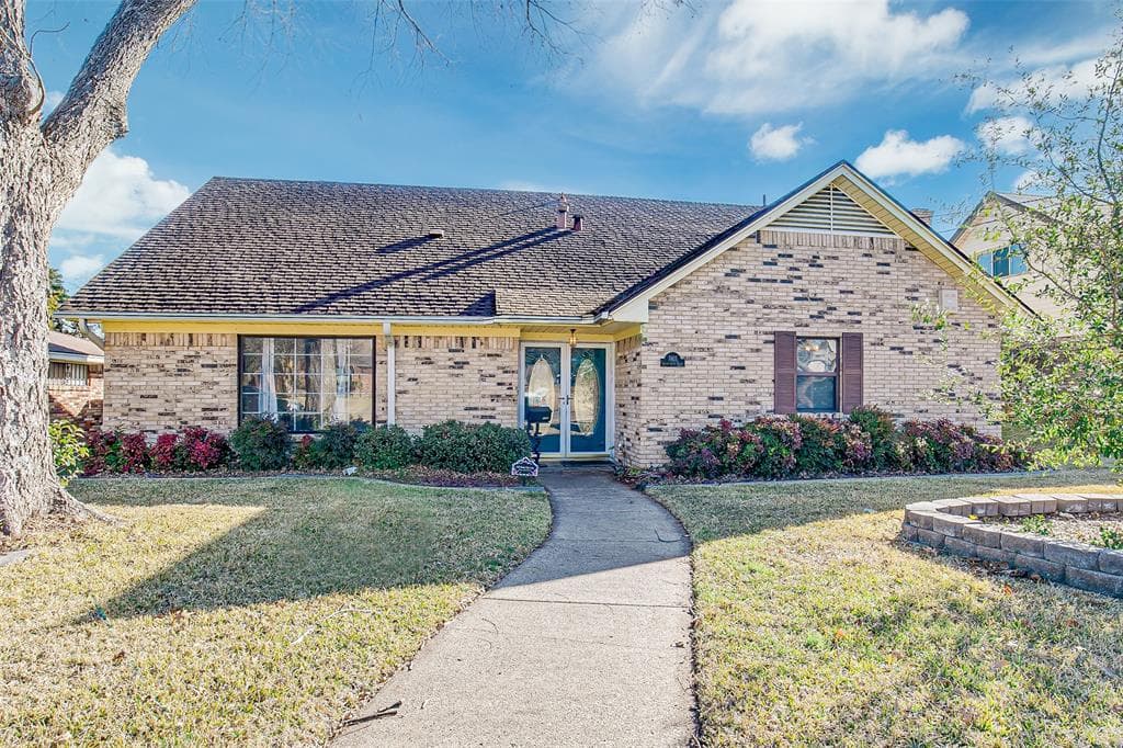 1827 Shady Glen Ln