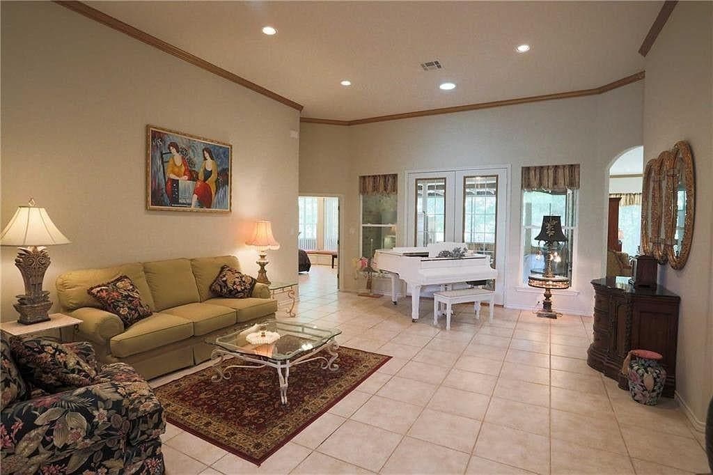 Gallery image 4