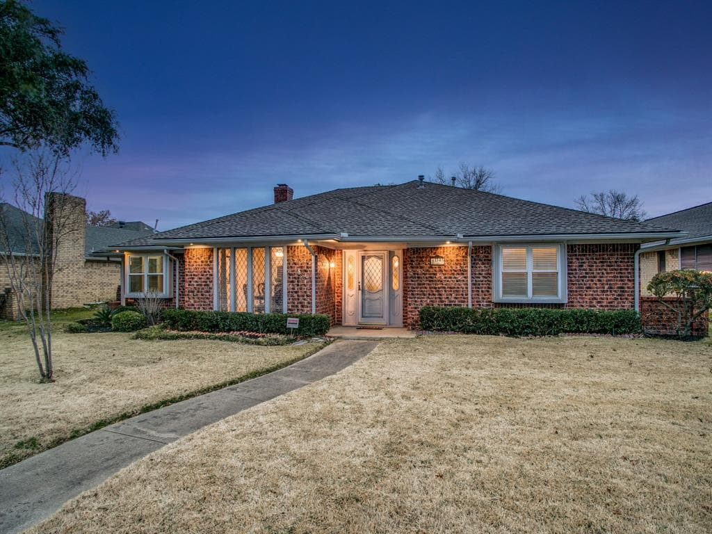 1305 N Trail Dr