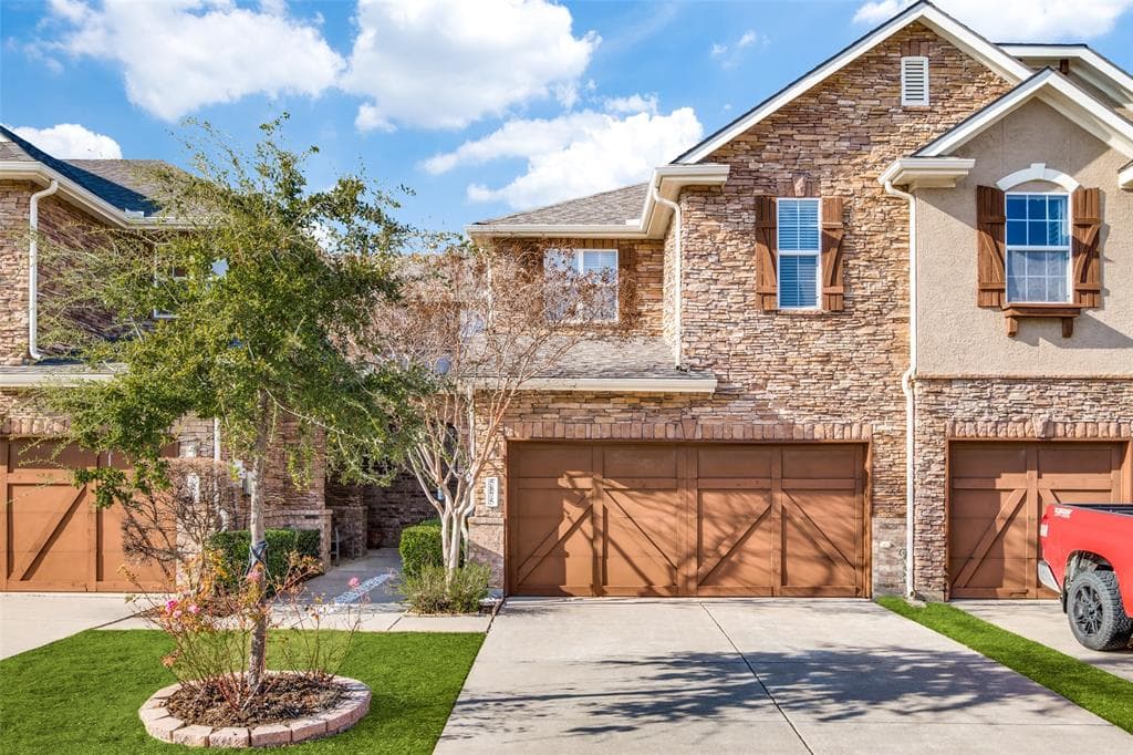5875 Clearwater Ct