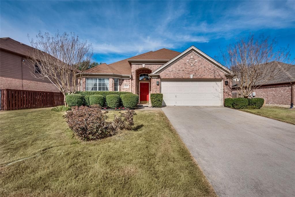 2640 Lakeside Dr