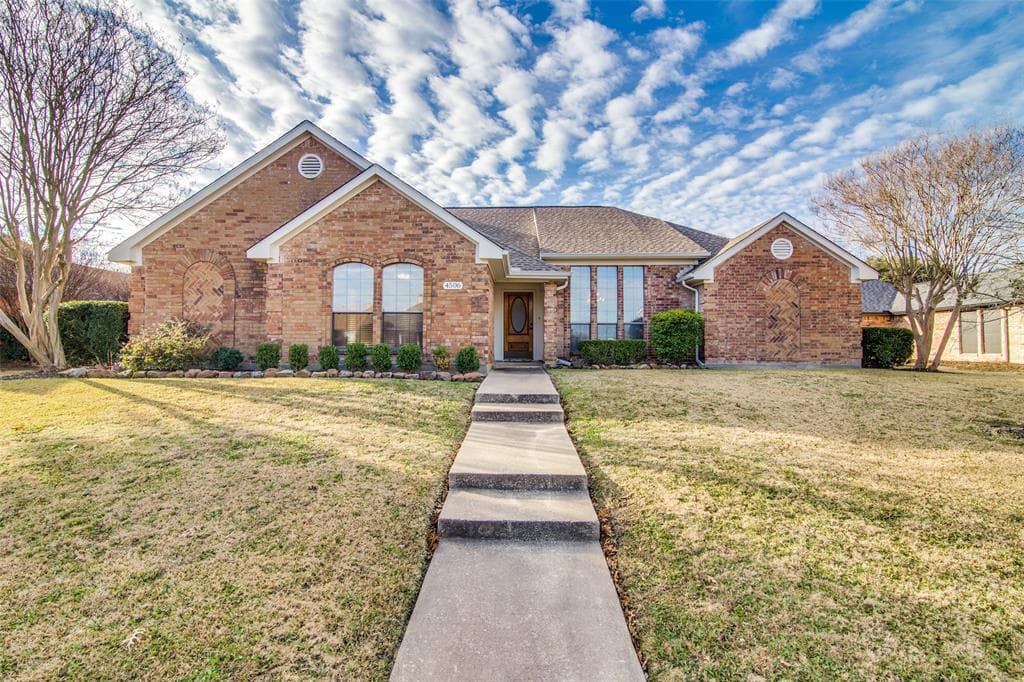 4506 Lake Hill Dr