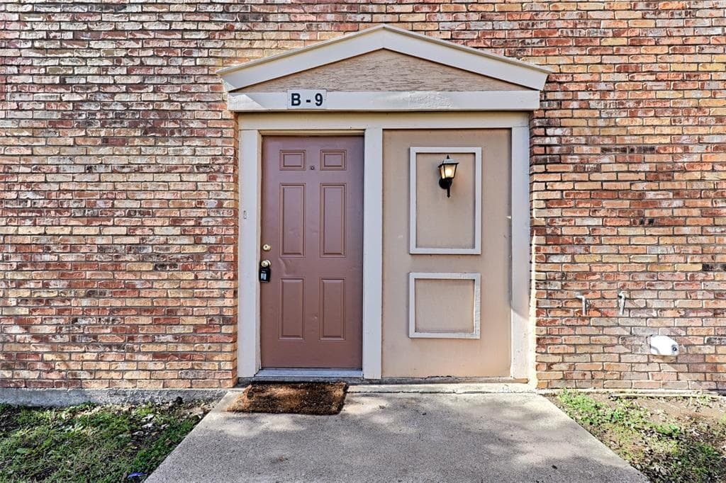 2400 Jupiter Rd Apt B9