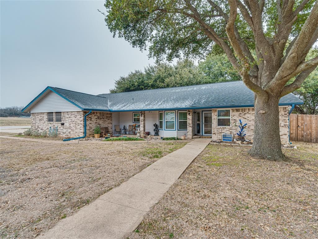 101 Old Hickory Ln