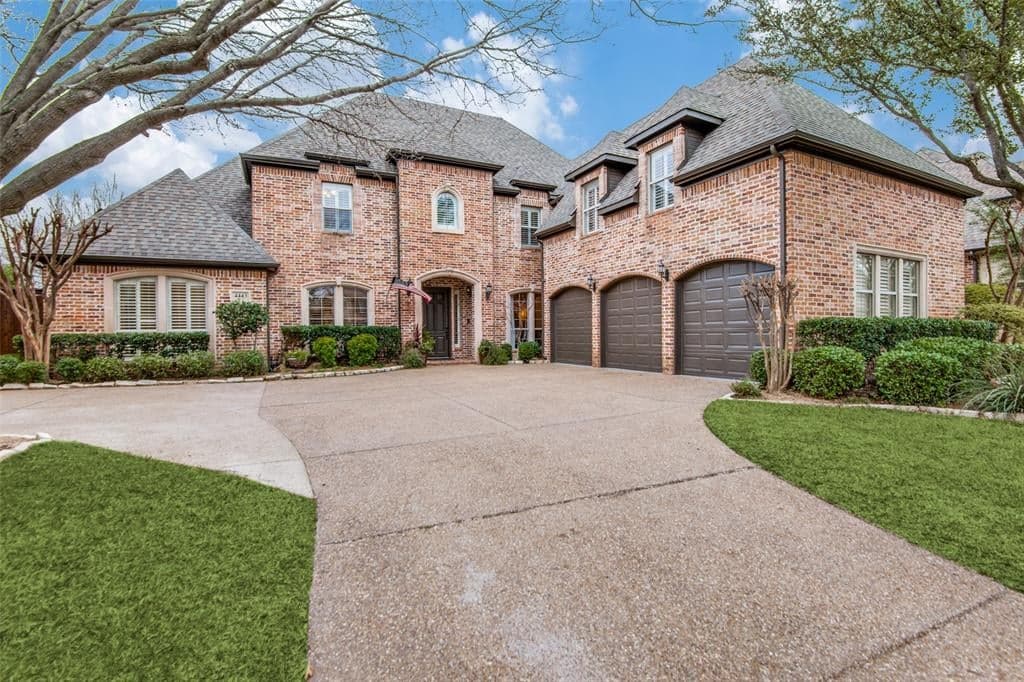 4443 Liam Dr