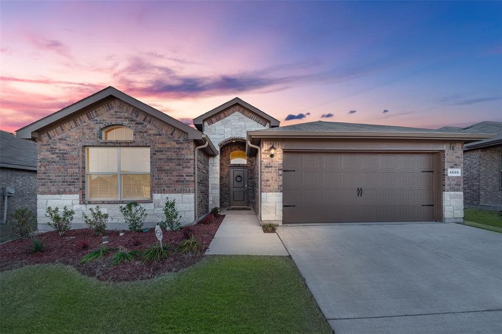 4609 Fringetree Way