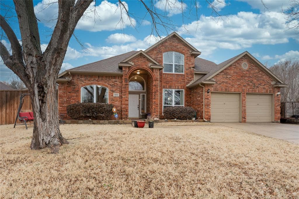 4913 Colonial Dr