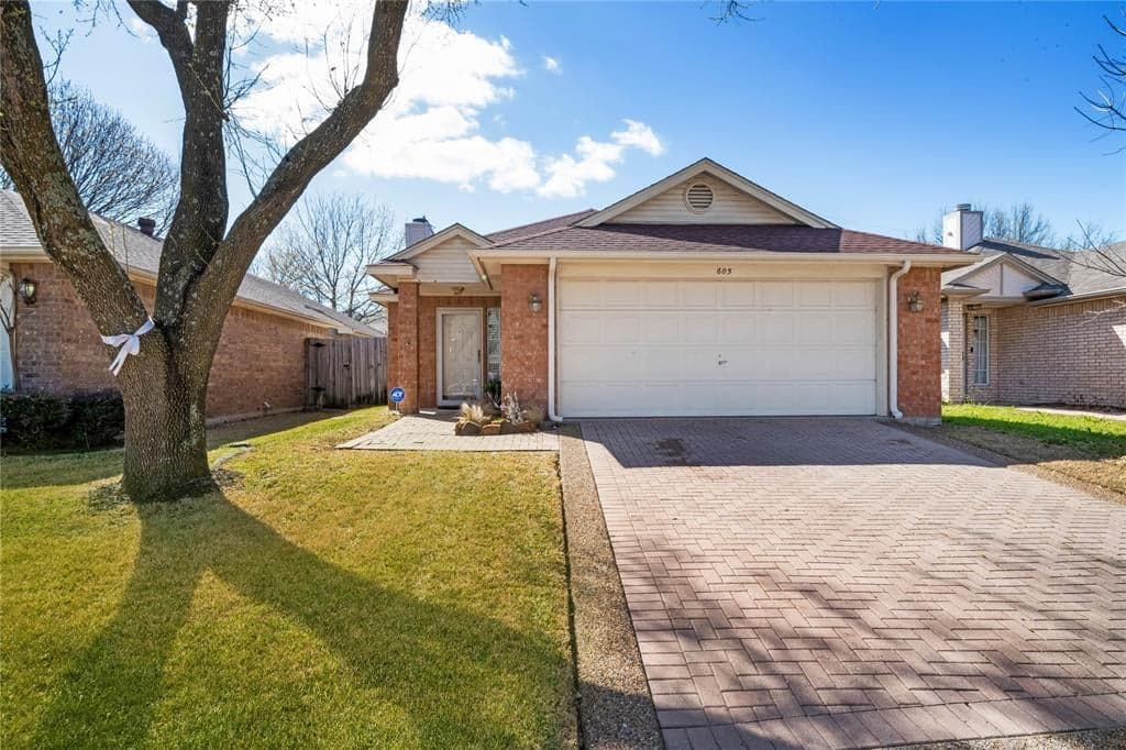 605 Renaissance Pl