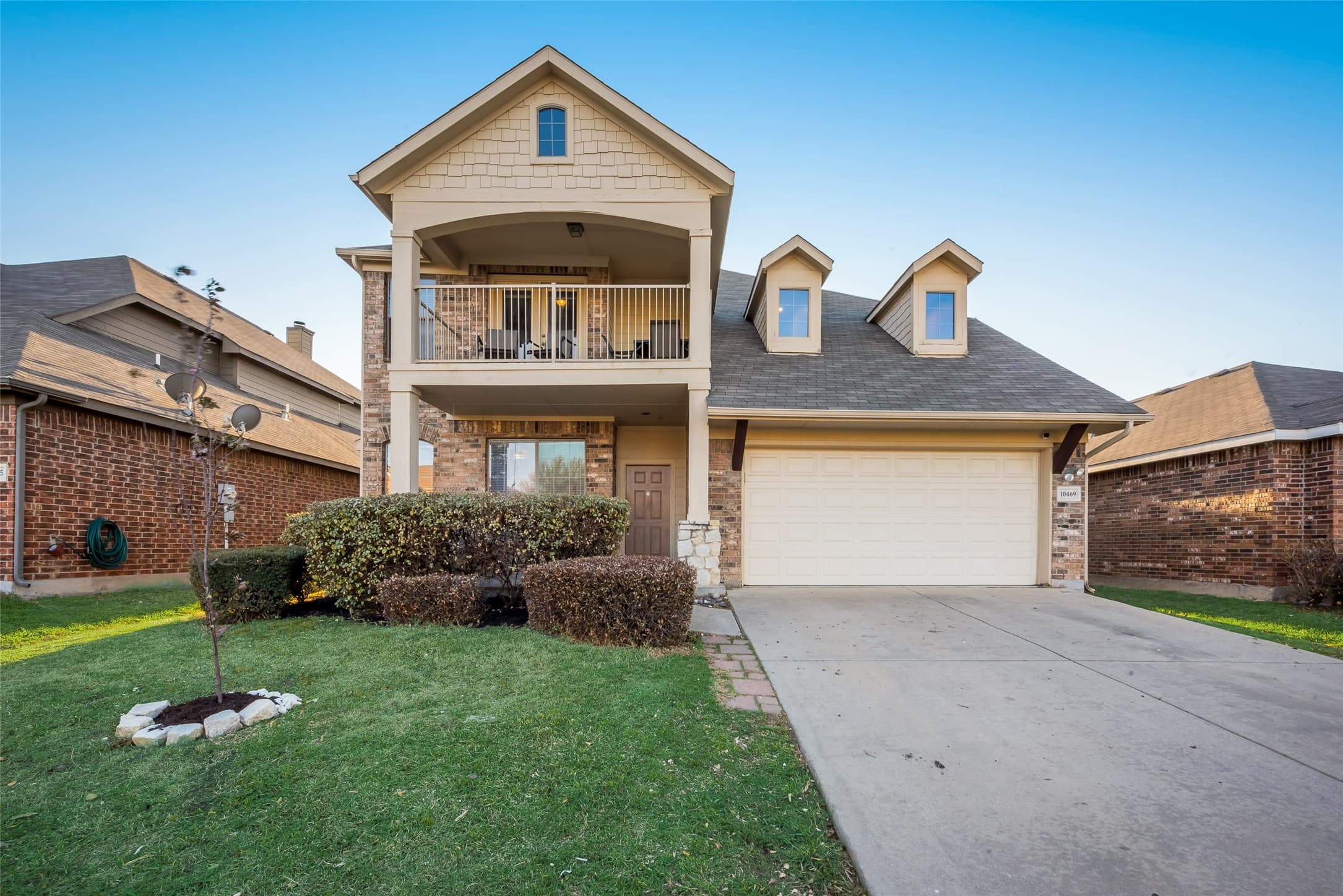 10469 Evening View Dr