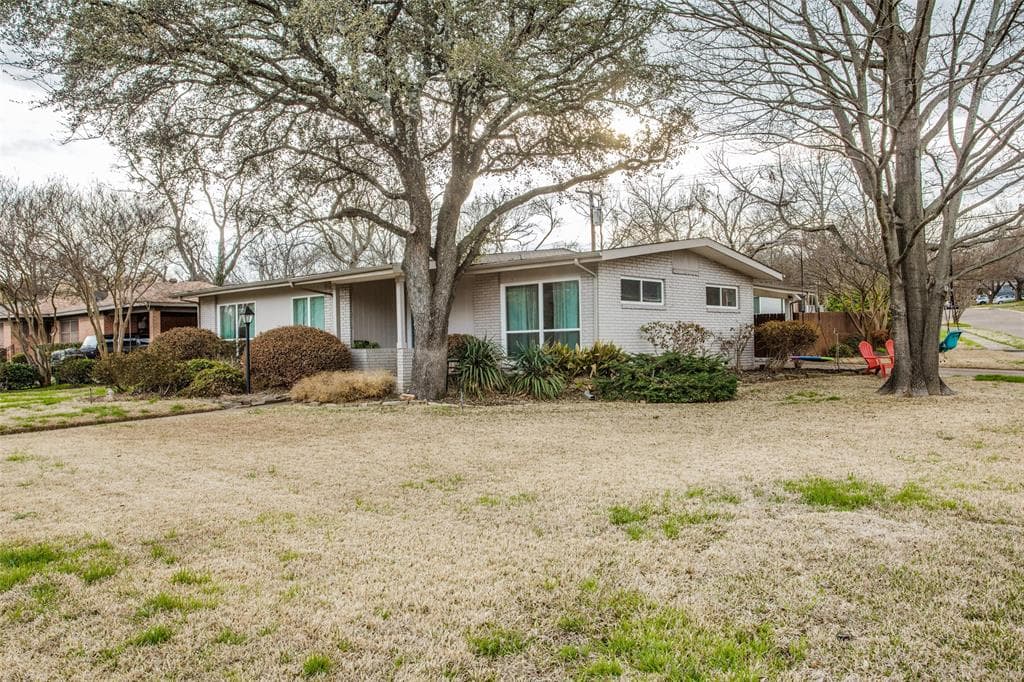 9747 E Lake Highlands Dr