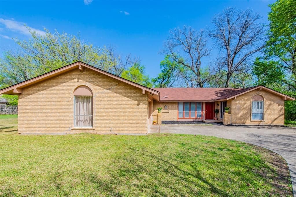 1121 Woodmount Ct