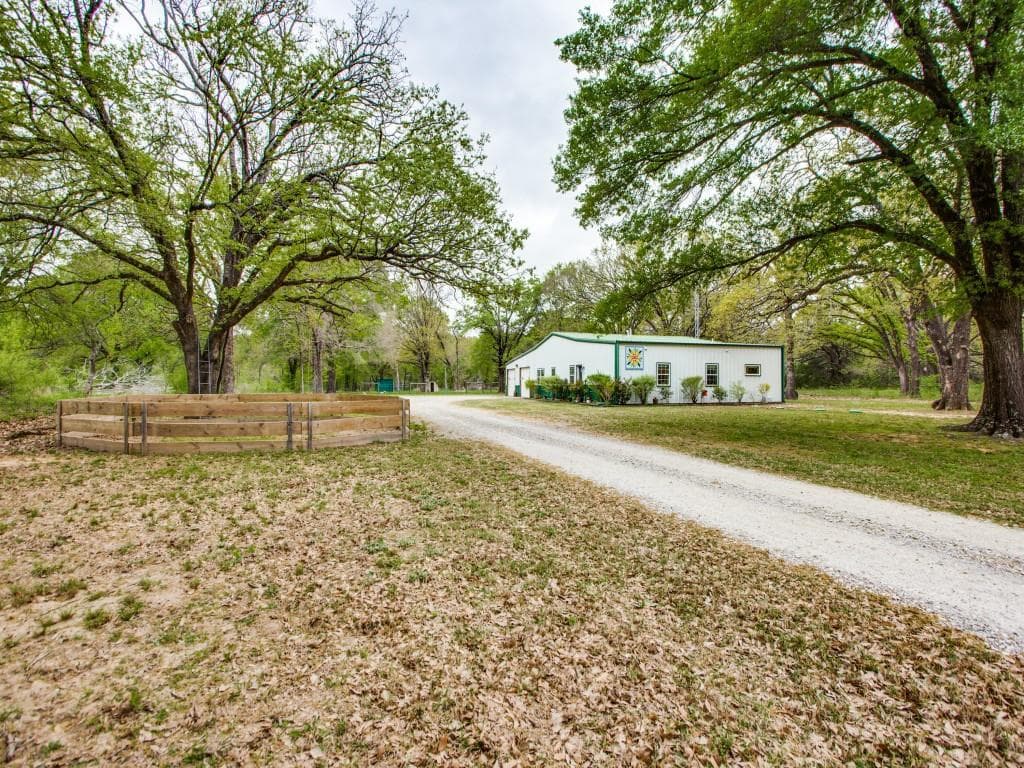 611 County Road 2605