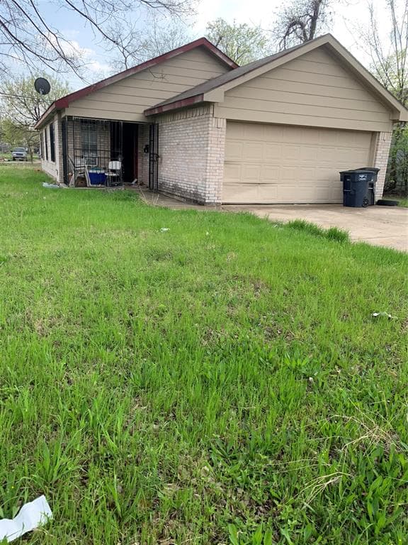 1348 E Allen Ave