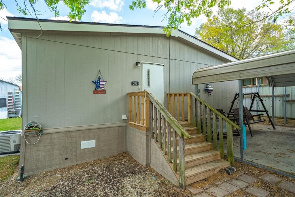 501 Larry Dr
