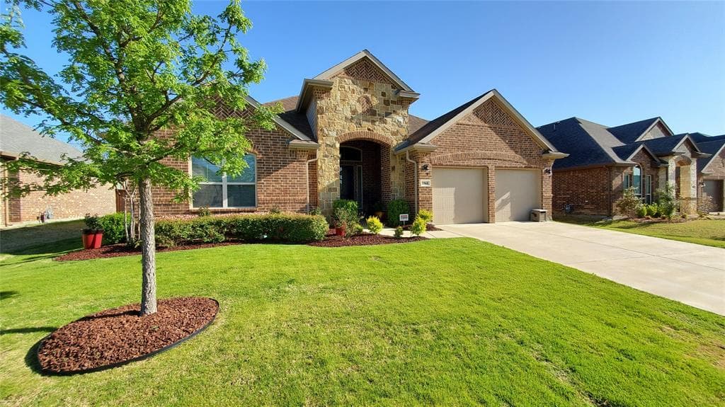 2968 Cayuga Ln