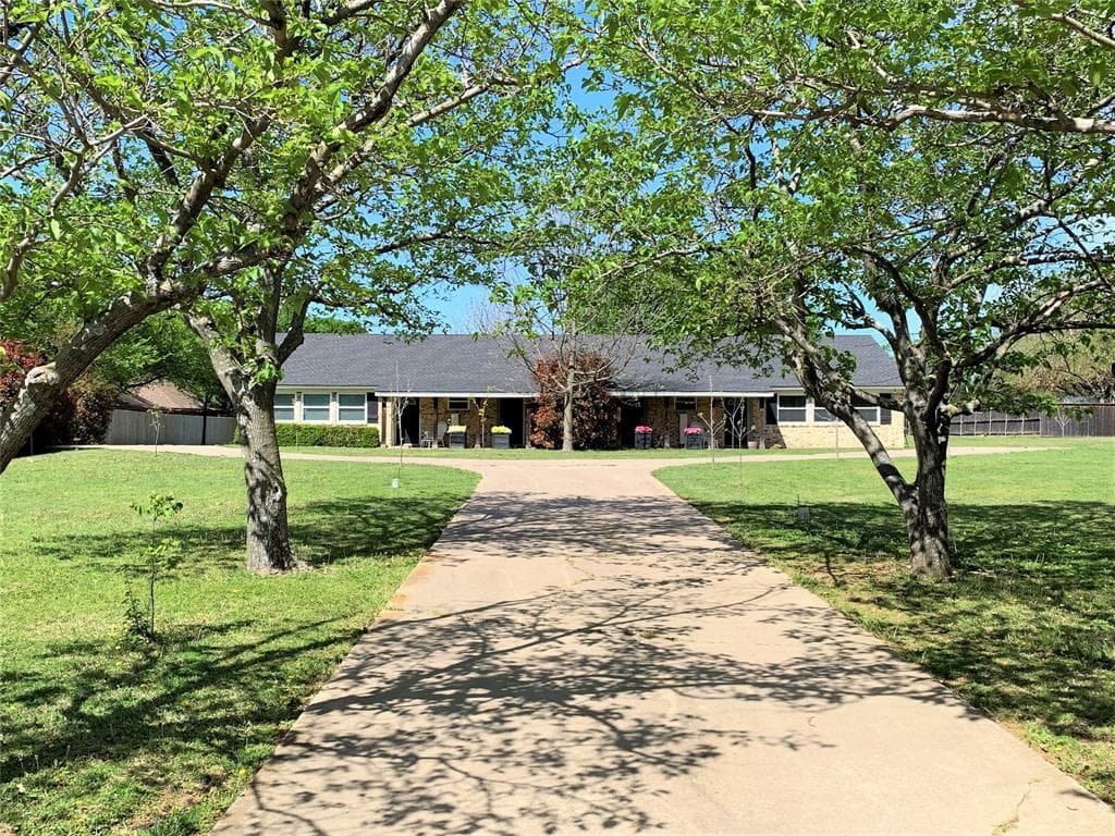 605 Bobbi Ct