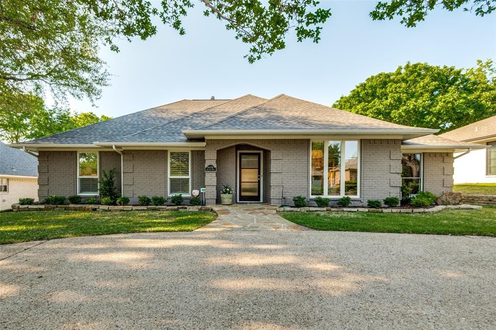 6438 Malcolm Dr