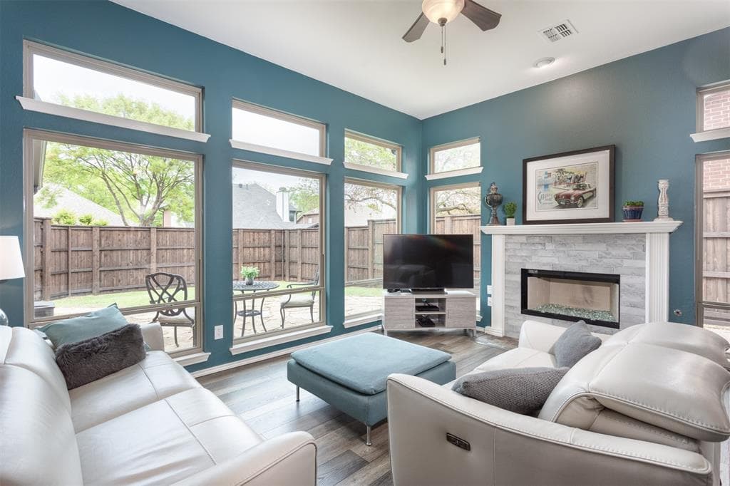 10716 Alexandria Dr