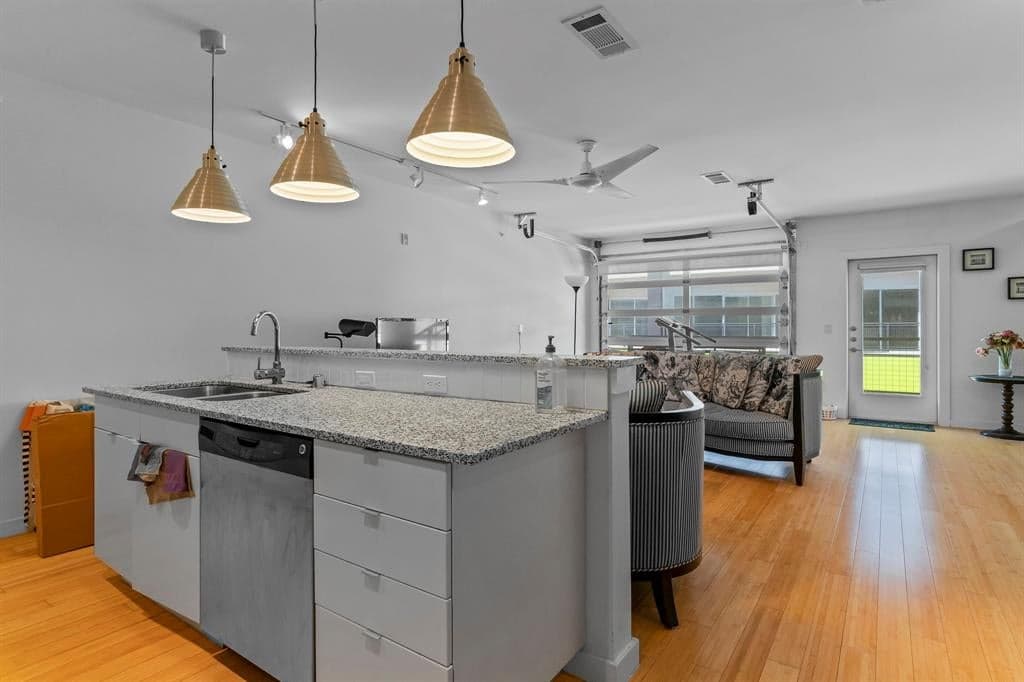 1111 S Akard St Unit 307